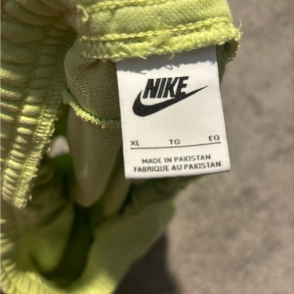 Nike Men's Neon Green Embroidered Swoosh Logos French Terry Shorts Size XL - Picture 6 of 6